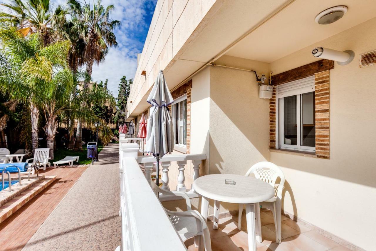 Laguna Salada Aparthotel Torrevieja Exterior photo